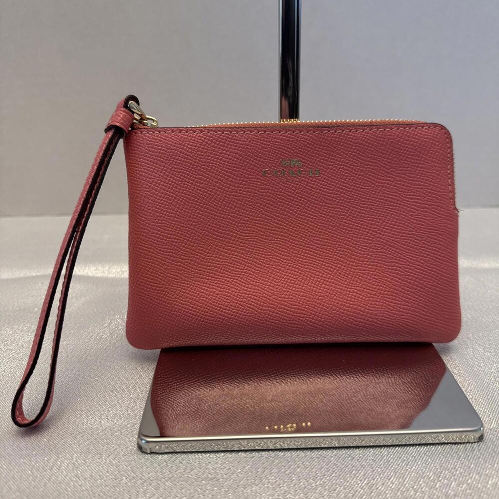 COACH Corner Zip Wristlet Pink With Card Holders Inside